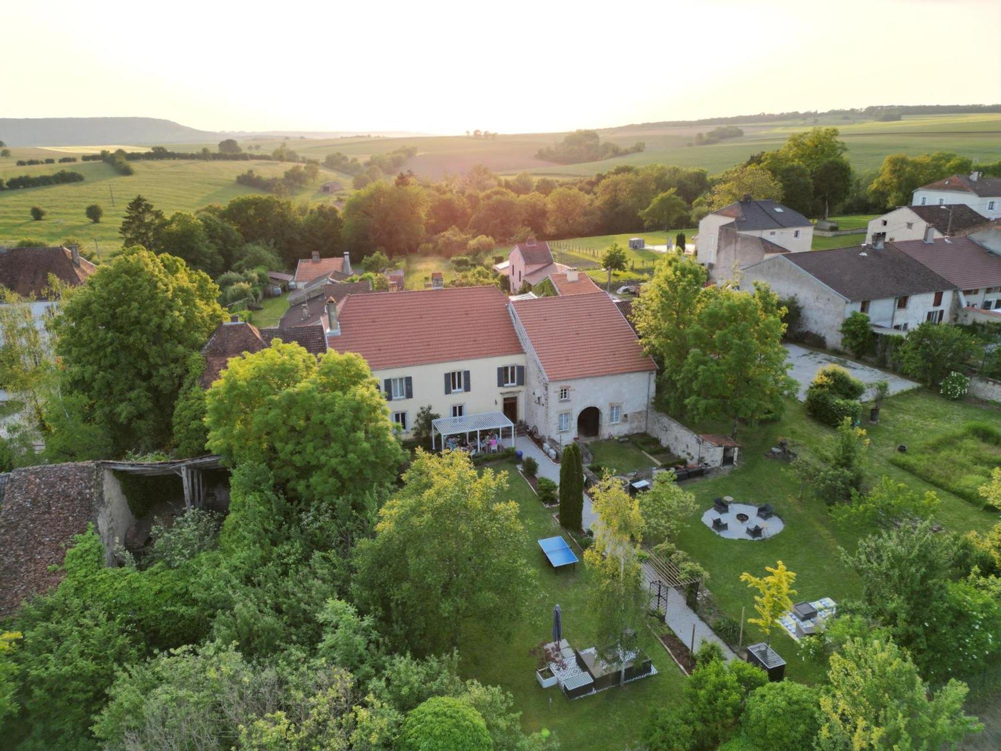 Maison Egalite Melay  Exterior photo